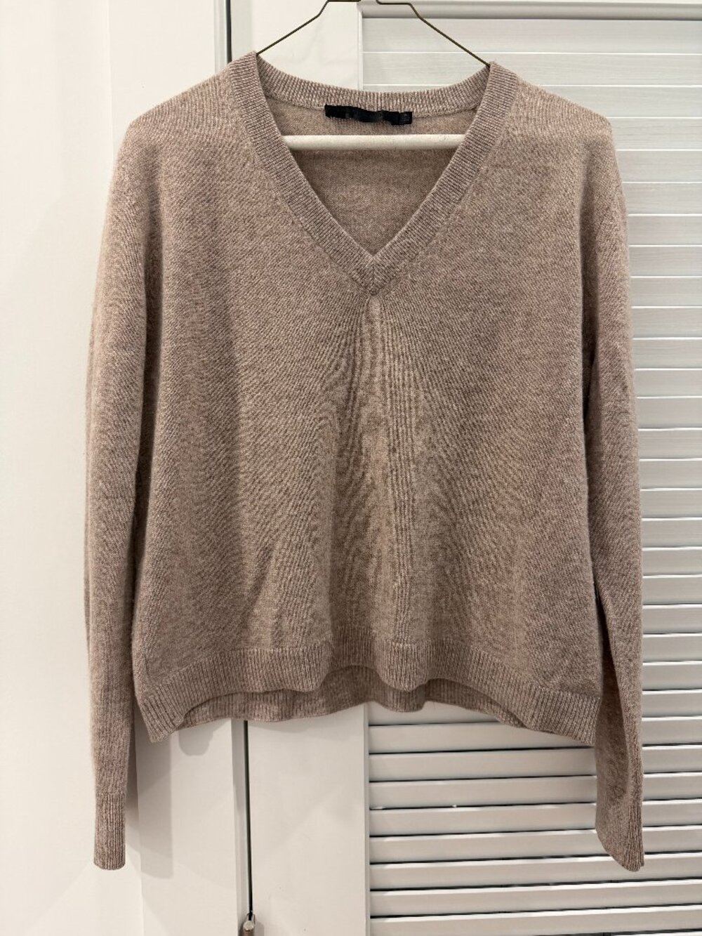 Jenni Kayne Flynn Cashmere V Neck Sweater in Oatmeal